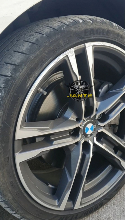 Rénovation jante alu rayée sur BMW à l'atelier Auxerre Jante, Auxerre, Auto-Store 89