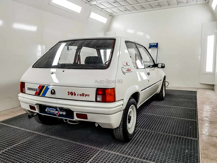 Le garage Auto-Store 89 à Auxerre, vous propose la restauration et la rénovation de vos Youngtimers, Auxerre, Auto-Store 89