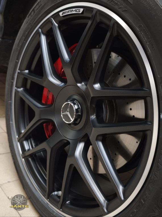 Rénovation d'une jante AMG : précision et excellence chez Auto-Store 89