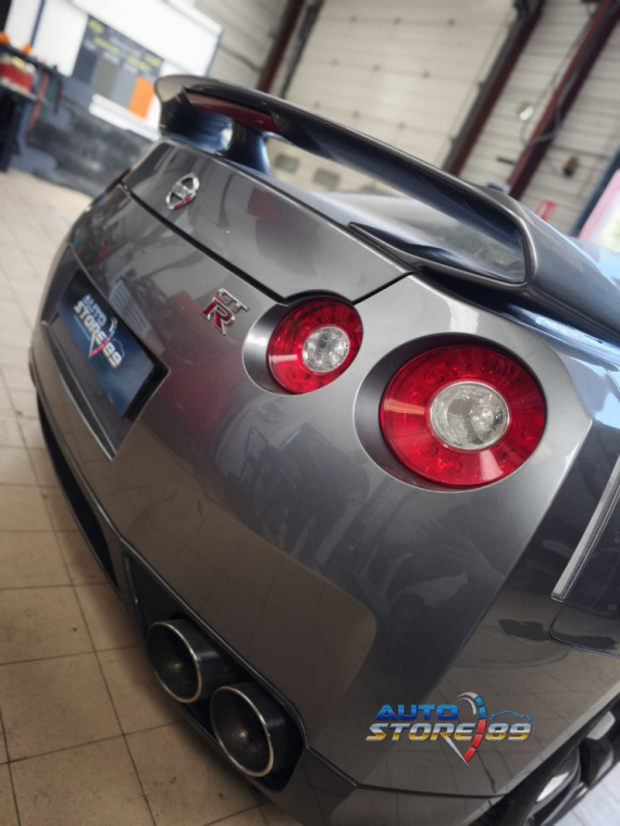 Une Nissan GT‑R R35 chez Auto‑Store 89 